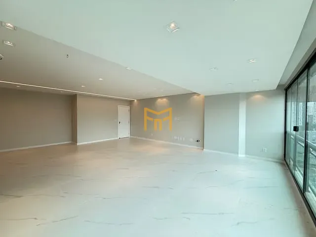 Apartamento 4 quartos e 5 banheiros, à venda, no bairro Nazaré em Belém
