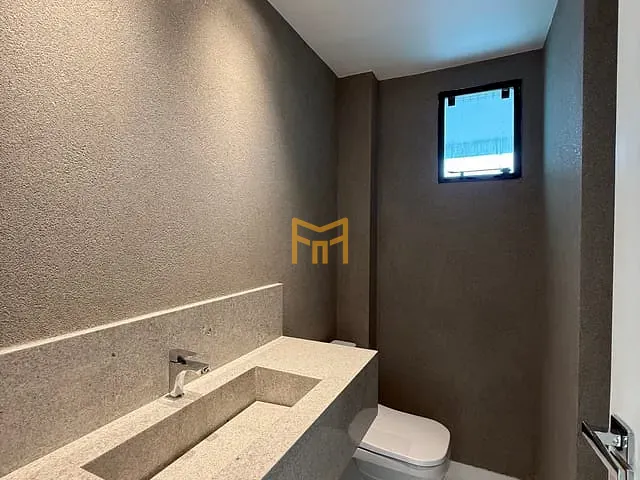 Apartamento 4 quartos e 5 banheiros, à venda, no bairro Nazaré em Belém