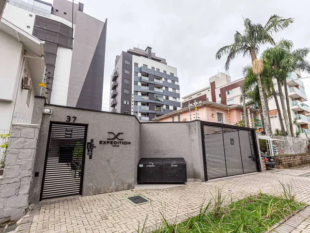 Apartamento 2 quartos e 2 banheiros, à venda, no bairro Centro em Curitiba