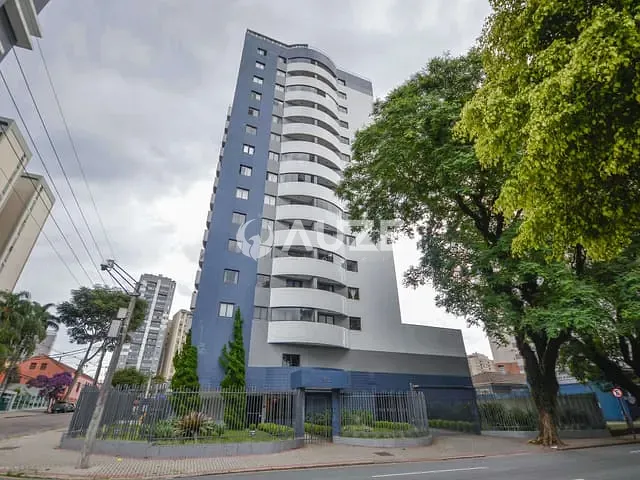 Apartamento com 95m² 3 quartos e 2 banheiros, à venda, no bairro Água Verde em Curitiba