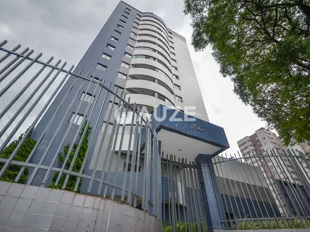 Apartamento com 95m² 3 quartos e 2 banheiros, à venda, no bairro Água Verde em Curitiba