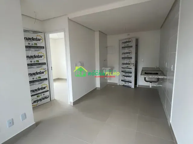Apartamento 2 quartos e 1 banheiro, para alugar, no bairro Morada do Sol em Teresina