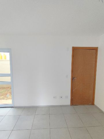 Apartamento 2 quartos e 1 banheiro, para alugar, no bairro Morada do Sossego em Campo Grande