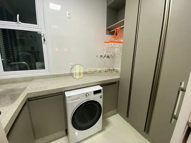 Apartamento com 180m² 3 quartos e 4 banheiros, à venda, no bairro Centro em Itapema