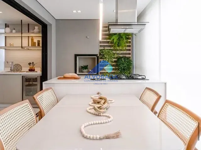 Apartamento 2 quartos e 1 banheiro, à venda, no bairro Vila Adyana em São José dos Campos