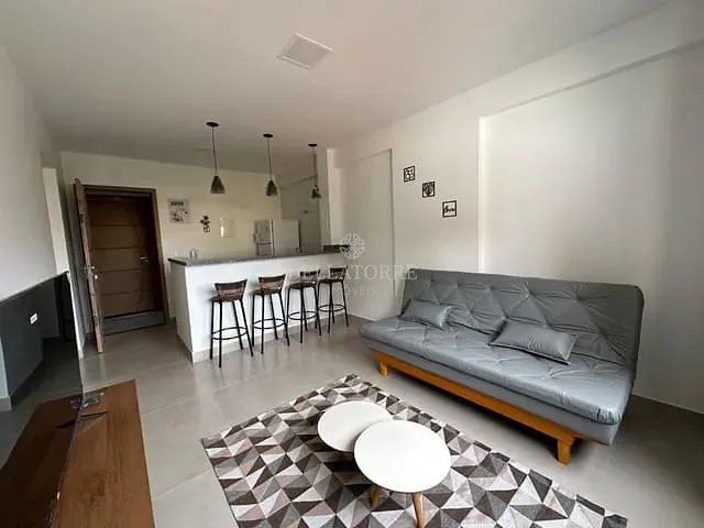 Apartamento 1 quarto e 1 banheiro, à venda ou para alugar, no bairro Alto em Teresópolis