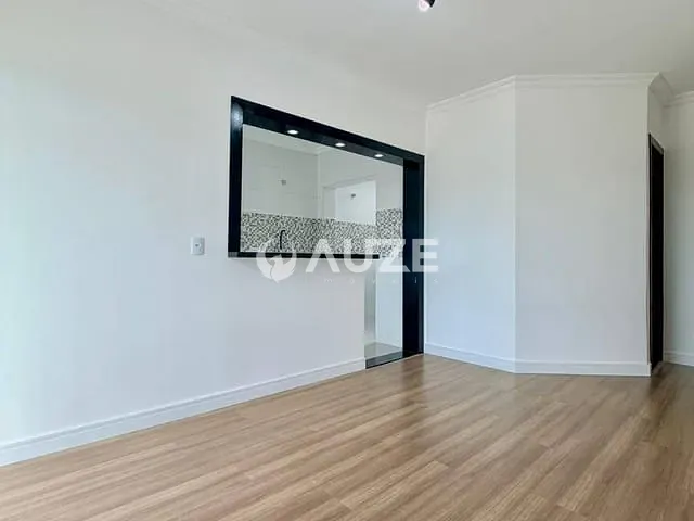 Apartamento 2 quartos e 1 banheiro, à venda, no bairro Costeira em São José dos Pinhais