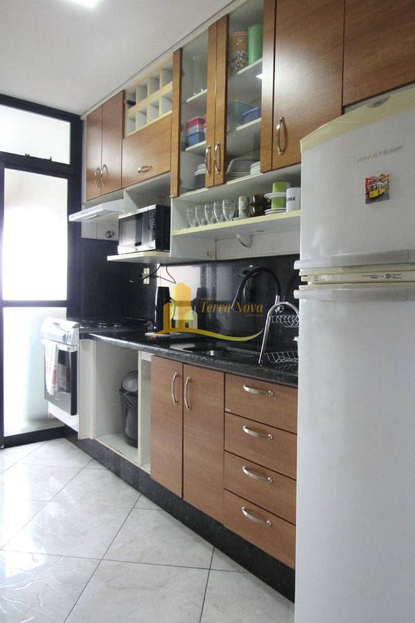 Apartamento à venda com 3 quartos, 60m² - Foto 7