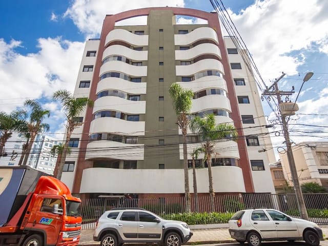 Apartamento 2 quartos e 5 banheiros, para alugar, no bairro Centro Cívico em Curitiba