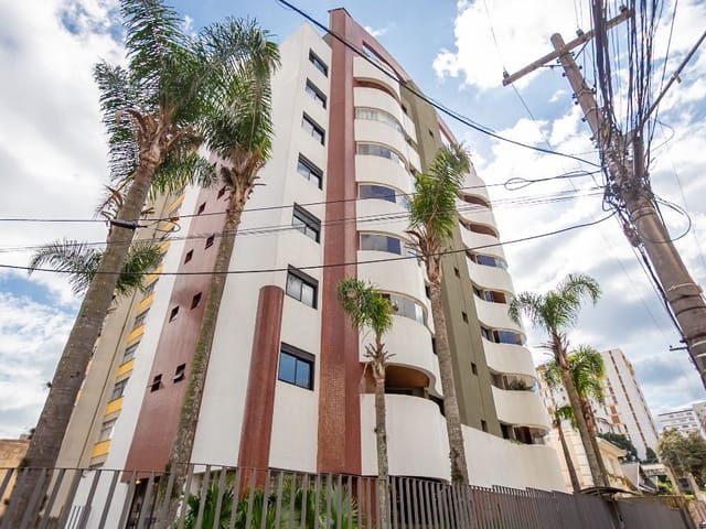 Apartamento 2 quartos e 5 banheiros, para alugar, no bairro Centro Cívico em Curitiba