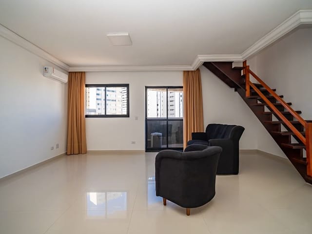 Apartamento 2 quartos e 5 banheiros, para alugar, no bairro Centro Cívico em Curitiba