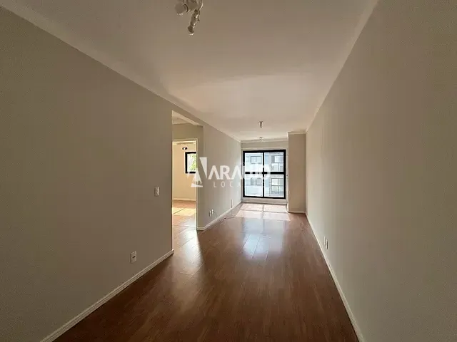 Apartamento 2 quartos e 1 banheiro, para alugar, no bairro Espinheiros em Itajaí