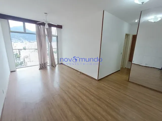 Apartamento com 64m² 2 quartos e 1 banheiro, para alugar, no bairro Vila Isabel em Rio de Janeiro