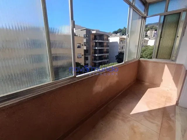 Apartamento com 109m² 3 quartos e 1 banheiro, para alugar, no bairro Centro em Rio de Janeiro
