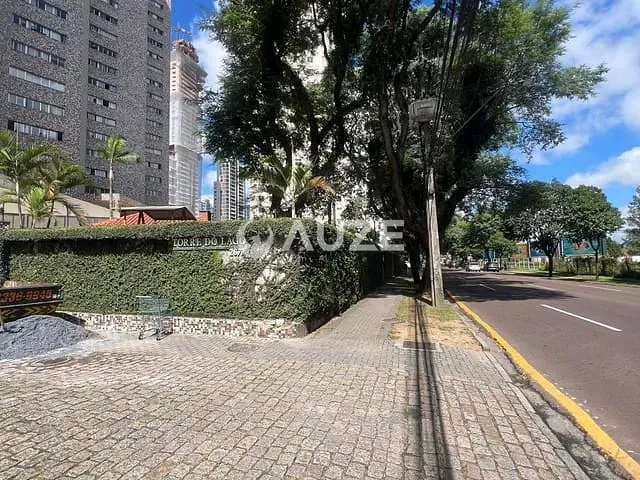 Apartamento 3 quartos e 2 banheiros, à venda, no bairro Bigorrilho em Curitiba