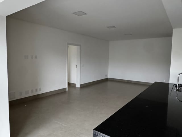 Apartamento 3 quartos e 5 banheiros, à venda, no bairro São Francisco em Campo Grande