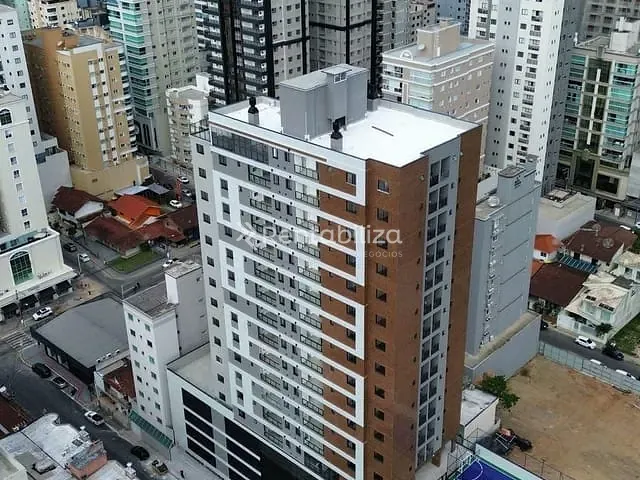 Apartamento 3 quartos e 1 banheiro, à venda, no bairro Meia Praia em Itapema