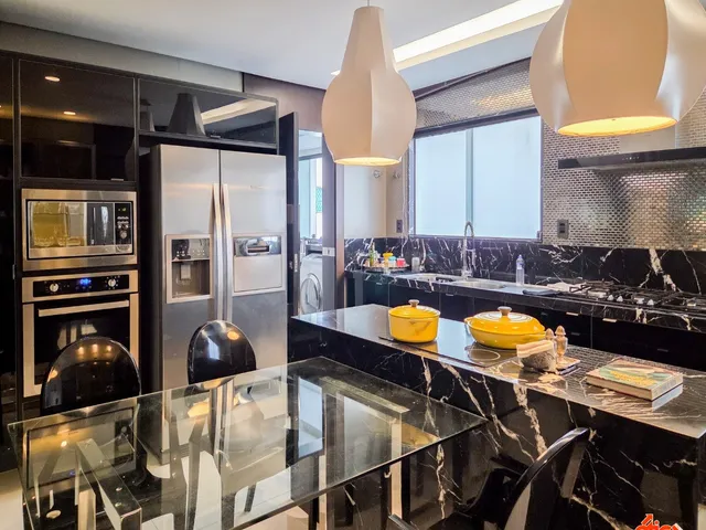 Apartamento 3 quartos e 5 banheiros, à venda, no bairro Umarizal em Belem