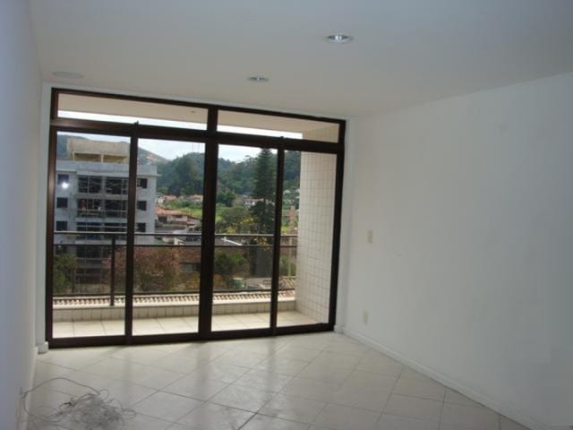 Apartamento à venda, no bairro Corrêas em Petrópolis