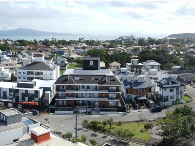 Apartamento com 112m² 2 quartos e 3 banheiros, à venda, no bairro Cachoeira do Bom Jesus em Florianópolis
