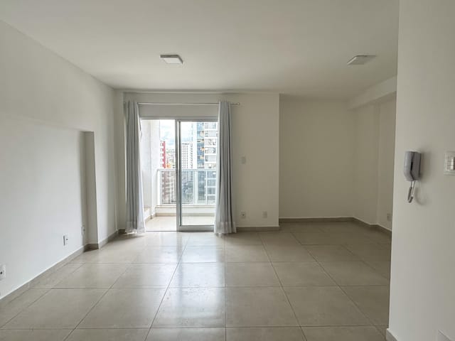 Apartamento 1 quarto e 1 banheiro, para alugar, no bairro Centro em Juiz de Fora