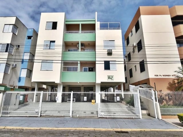Apartamento 2 quartos e 2 banheiros, à venda, no bairro Canasvieiras em Florianópolis