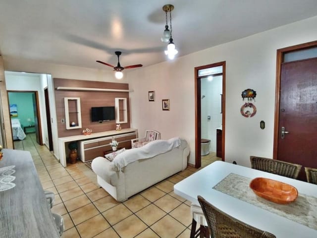 Apartamento 2 quartos e 2 banheiros, à venda, no bairro Canasvieiras em Florianópolis