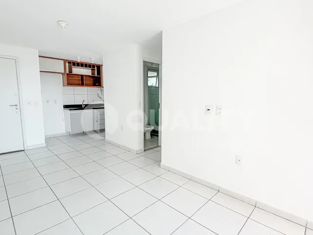 Apartamento 2 quartos e 2 banheiros, para alugar, no bairro Presidente Kennedy em Fortaleza