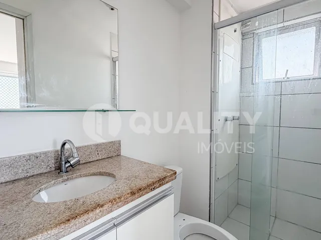Apartamento 2 quartos e 2 banheiros, para alugar, no bairro Presidente Kennedy em Fortaleza