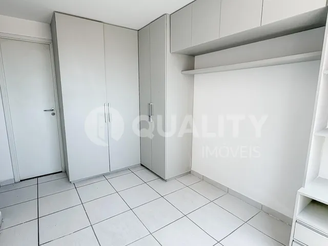 Apartamento 2 quartos e 2 banheiros, para alugar, no bairro Presidente Kennedy em Fortaleza