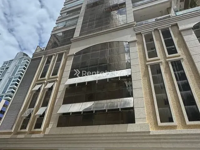Apartamento com 165m² 3 quartos e 4 banheiros, à venda, no bairro Meia Praia em Itapema