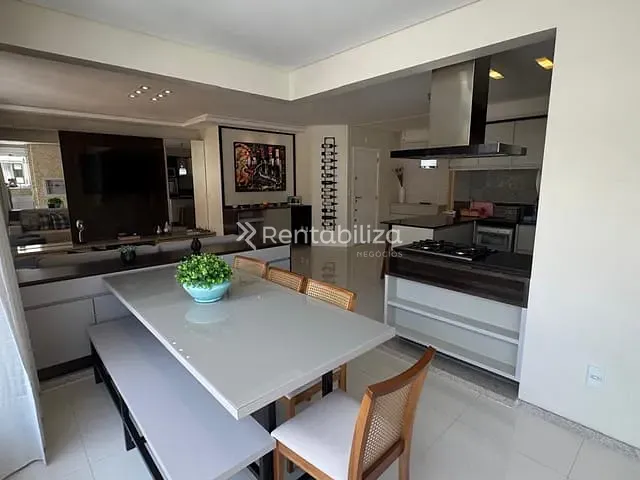 Apartamento com 165m² 3 quartos e 4 banheiros, à venda, no bairro Meia Praia em Itapema