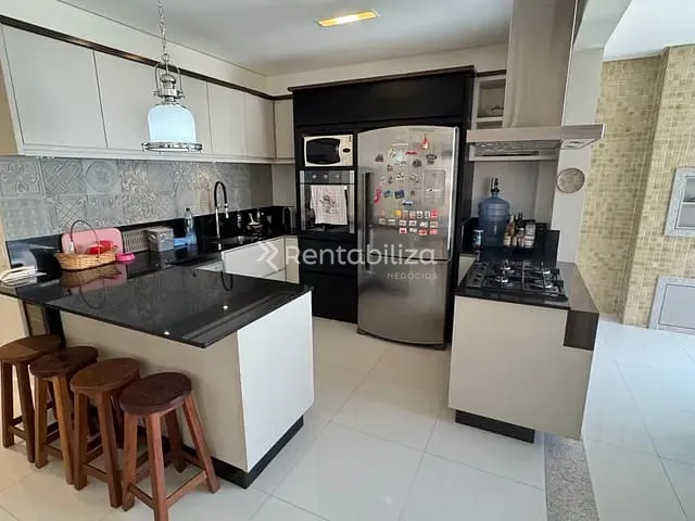 Apartamento com 165m² 3 quartos e 4 banheiros, à venda, no bairro Meia Praia em Itapema