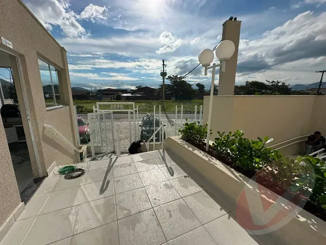 Apartamento 2 quartos e 2 banheiros, à venda, no bairro Guapurá Mirim em Mongaguá