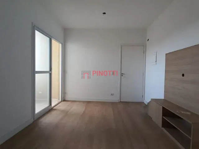 Apartamento 2 quartos e 1 banheiro, à venda, no bairro Jardim Olavo Bilac em São Bernardo do Campo
