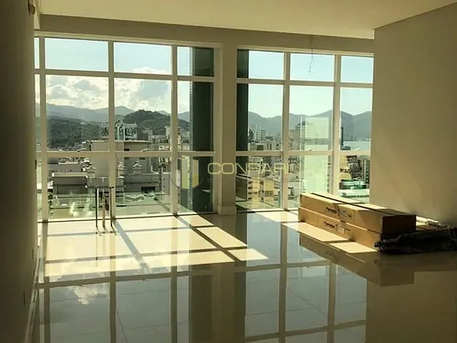 Apartamento com 666m² 5 quartos e 6 banheiros, à venda, no bairro Meia Praia em Itapema