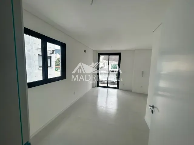 Apartamento com 300m² 2 quartos e 2 banheiros, à venda, no bairro Pagani em Palhoça