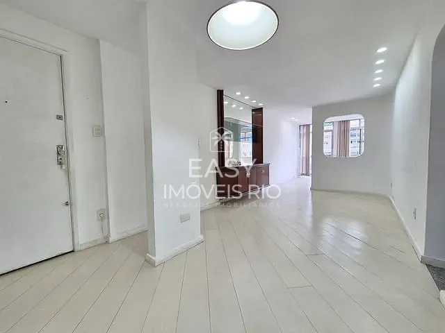 Apartamento com 68m² 1 quarto e 3 banheiros, para alugar, no bairro Copacabana em Rio de Janeiro
