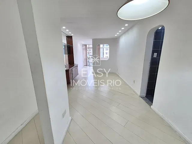 Apartamento com 68m² 1 quarto e 3 banheiros, para alugar, no bairro Copacabana em Rio de Janeiro