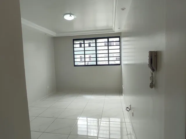 Apartamento com 70m² 3 quartos e 1 banheiro, para alugar, no bairro Cidade Jardim em São José dos Pinhais