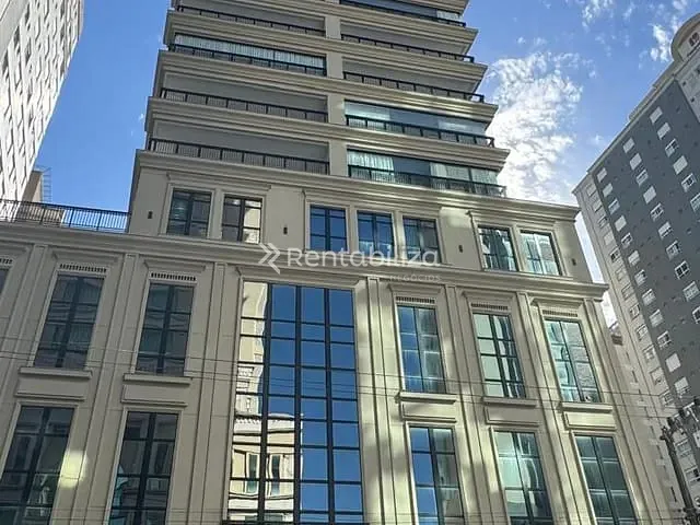 Apartamento com 302m² 4 quartos e 5 banheiros, à venda, no bairro Meia Praia em Itapema