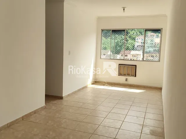 Apartamento 3 quartos e 1 banheiro, para alugar, no bairro Pechincha em Rio de Janeiro