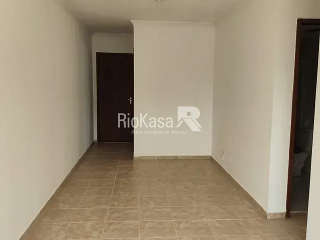 Apartamento 3 quartos e 1 banheiro, para alugar, no bairro Pechincha em Rio de Janeiro