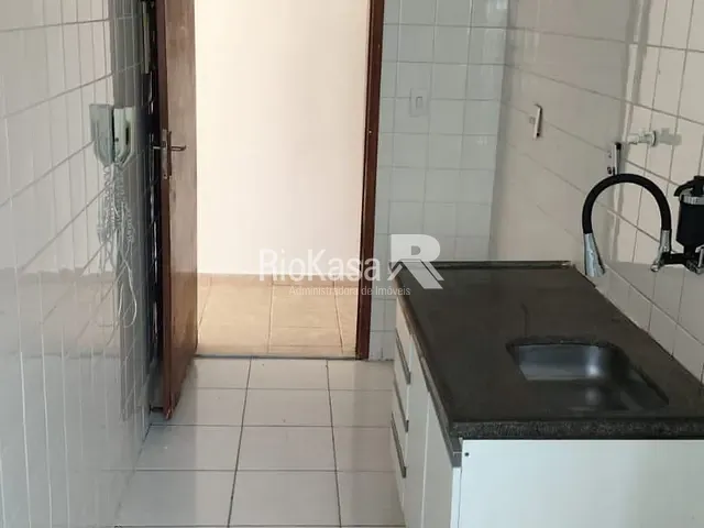 Apartamento 3 quartos e 1 banheiro, para alugar, no bairro Pechincha em Rio de Janeiro