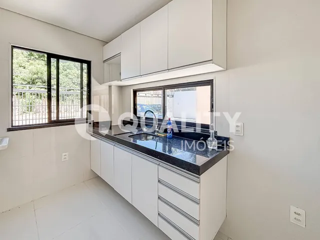 Apartamento 2 quartos e 1 banheiro, para alugar, no bairro Lagoa Redonda em Fortaleza