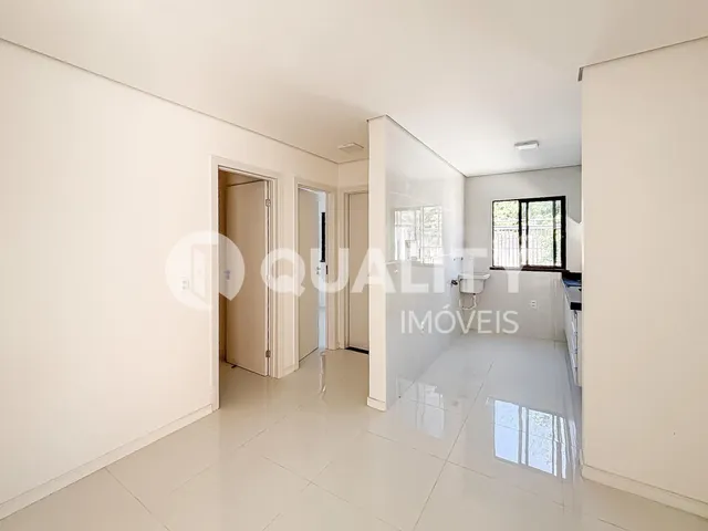 Apartamento 2 quartos e 1 banheiro, para alugar, no bairro Lagoa Redonda em Fortaleza