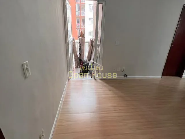 Apartamento com 50m² 2 quartos e 1 banheiro, à venda, no bairro Três Poços em Volta Redonda