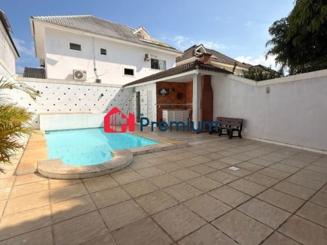 Casa 4 quartos e 8 banheiros, à venda, no bairro Barra da Tijuca em Rio de Janeiro