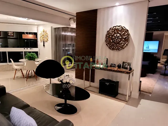 Apartamento com 215m² 3 quartos e 5 banheiros, à venda, no bairro Bela Suiça em Londrina