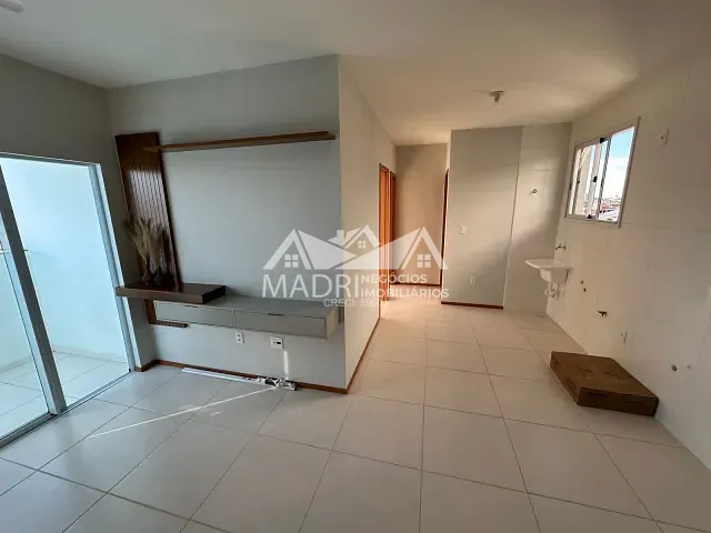 Apartamento 2 quartos e 1 banheiro, à venda, no bairro Nova Palhoça em Palhoça